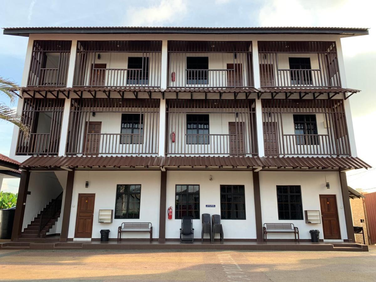 קוטה בארו Wan Danisha Villa Inn מראה חיצוני תמונה