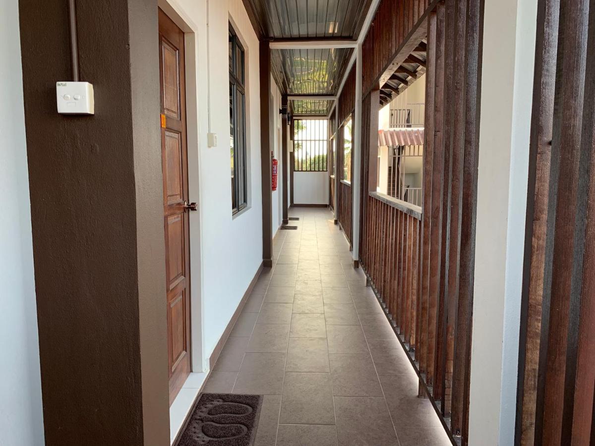 קוטה בארו Wan Danisha Villa Inn מראה חיצוני תמונה