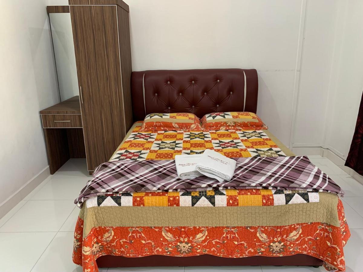 קוטה בארו Wan Danisha Villa Inn מראה חיצוני תמונה